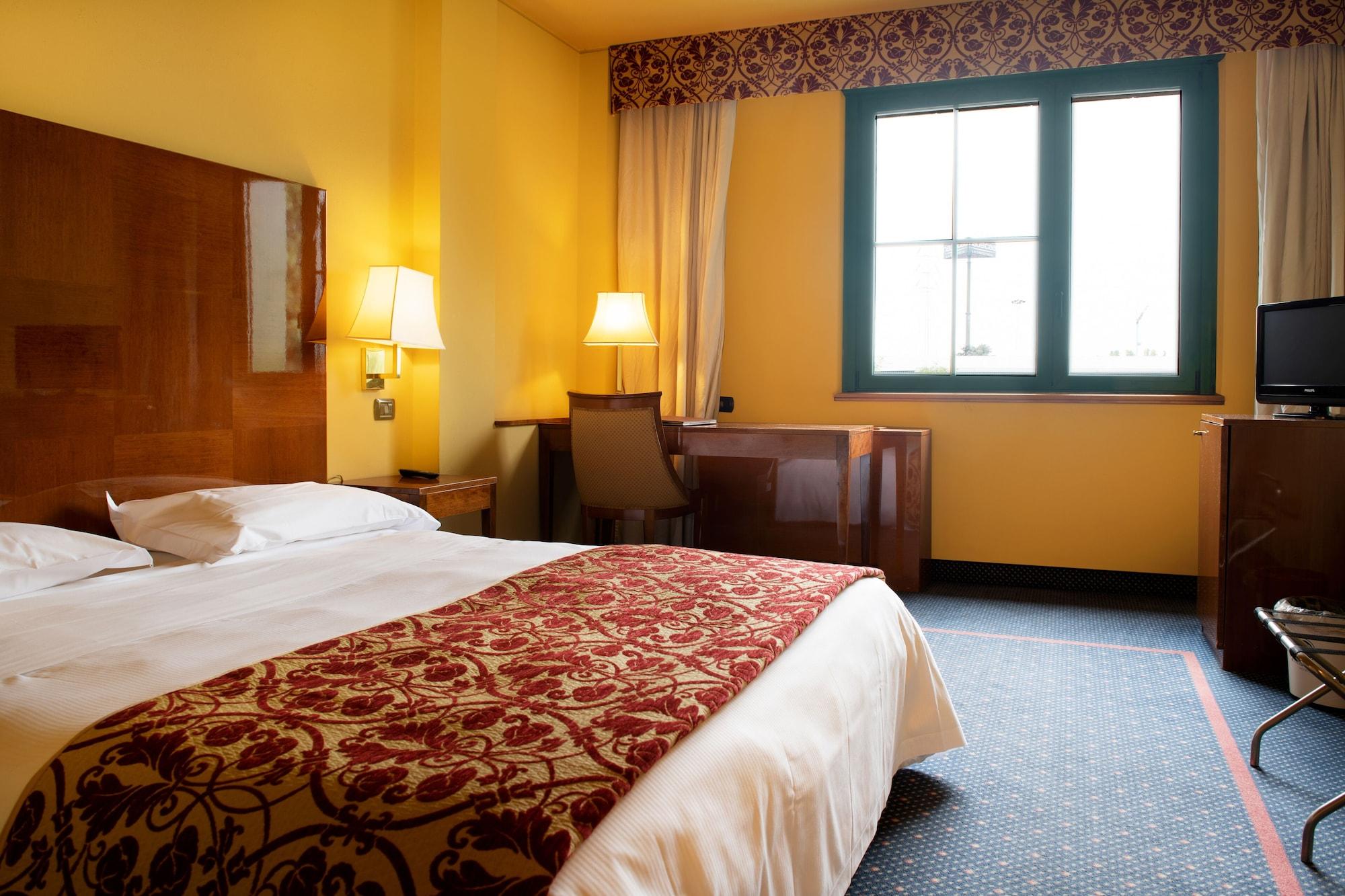 Hotel King, By R Collection Hotels Varedo Exterior foto